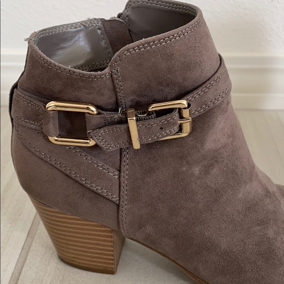 Express Booties size 7 - Picture 3 of 8